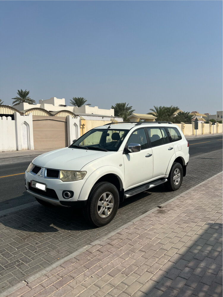 pajero sport 2010 - 1
