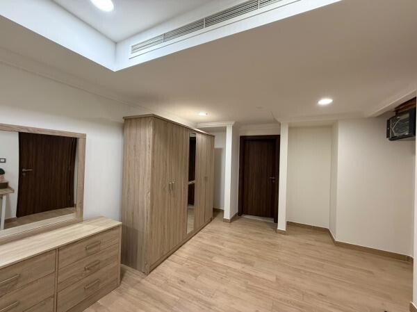 PRIME 1 BHK | GYM & POOL | BALCONY - 8