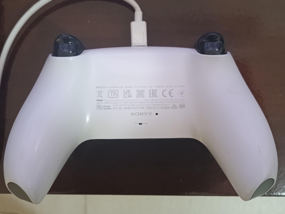 Playstation 5 Controller - 2