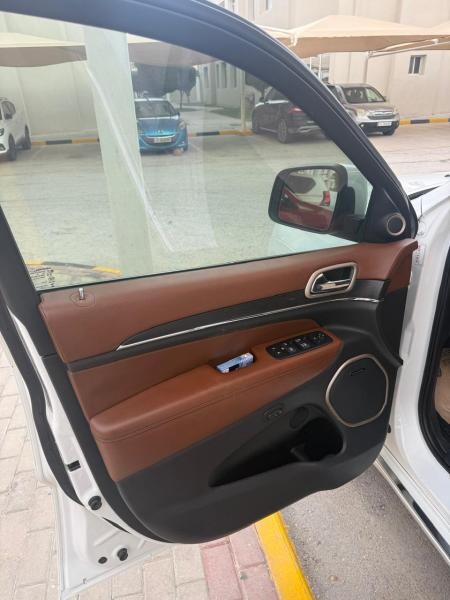 Jeep Grand Cherokee Summit V8 5.7 - 9