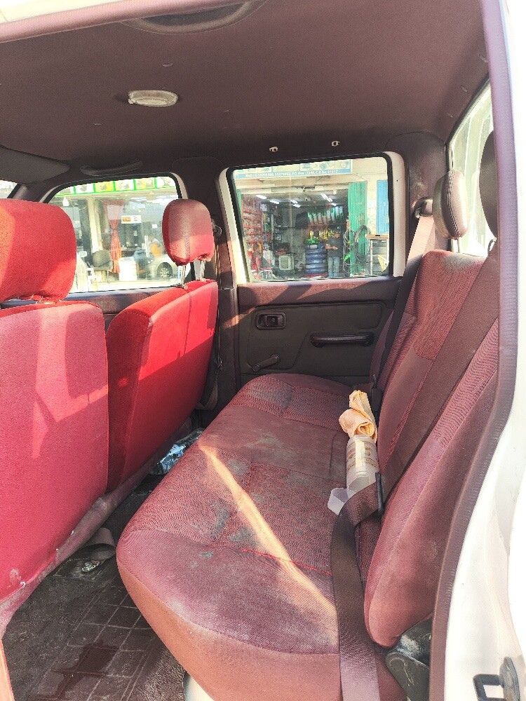 NISSAN 2400 PICKUP - 6
