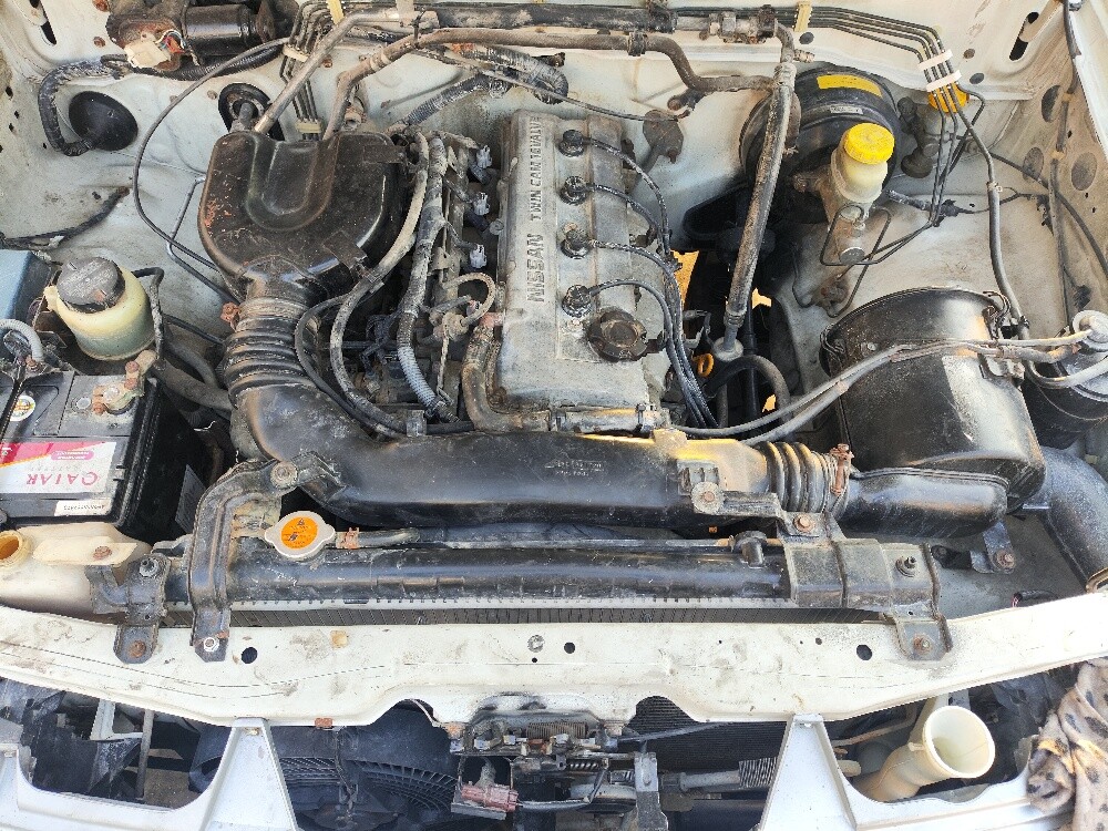 NISSAN 2400 PICKUP - 8