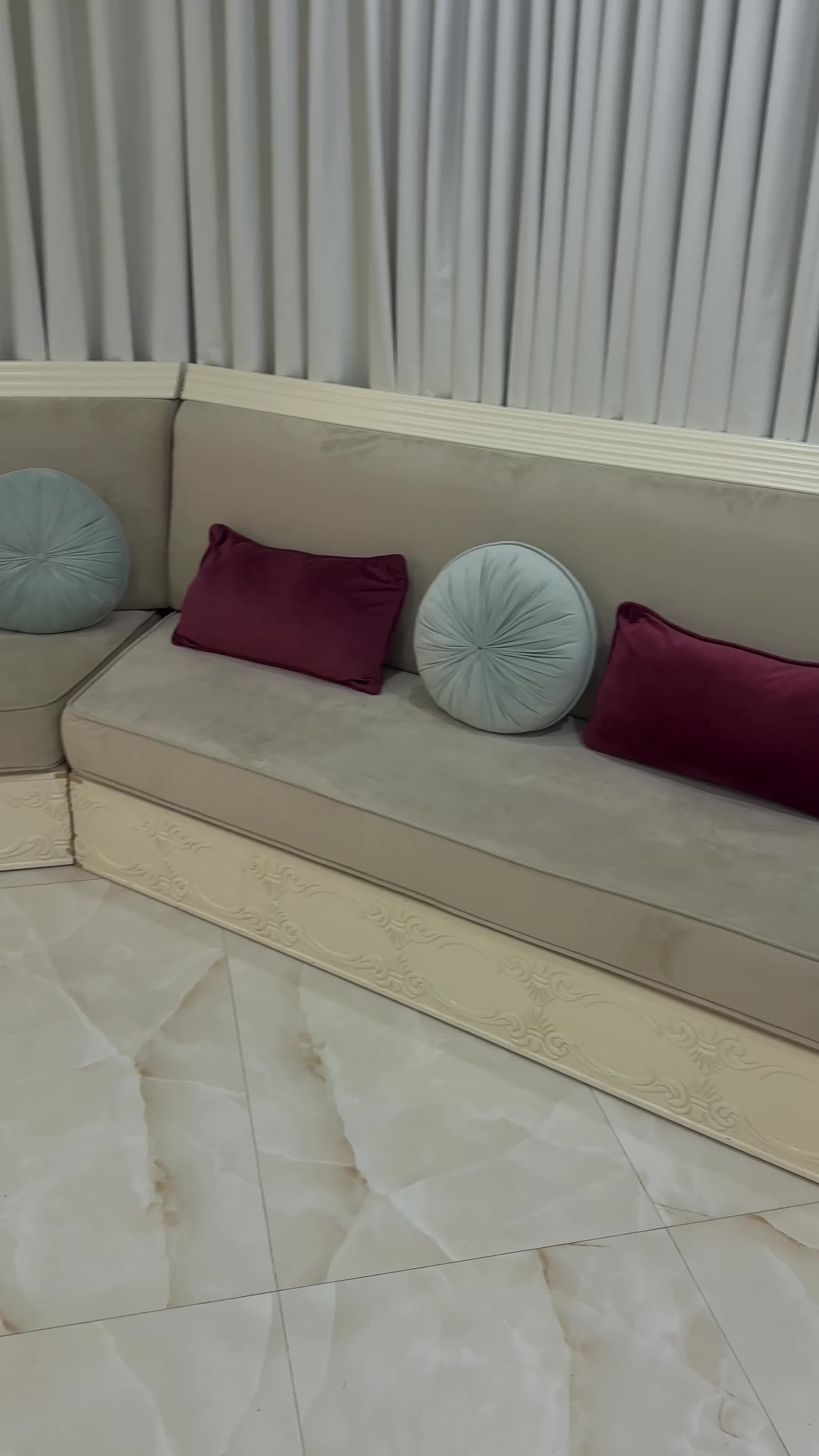 Sofas and chairs - 5