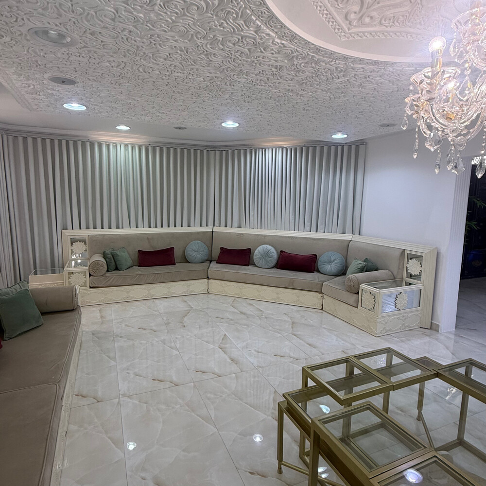 Sofas and chairs - 1