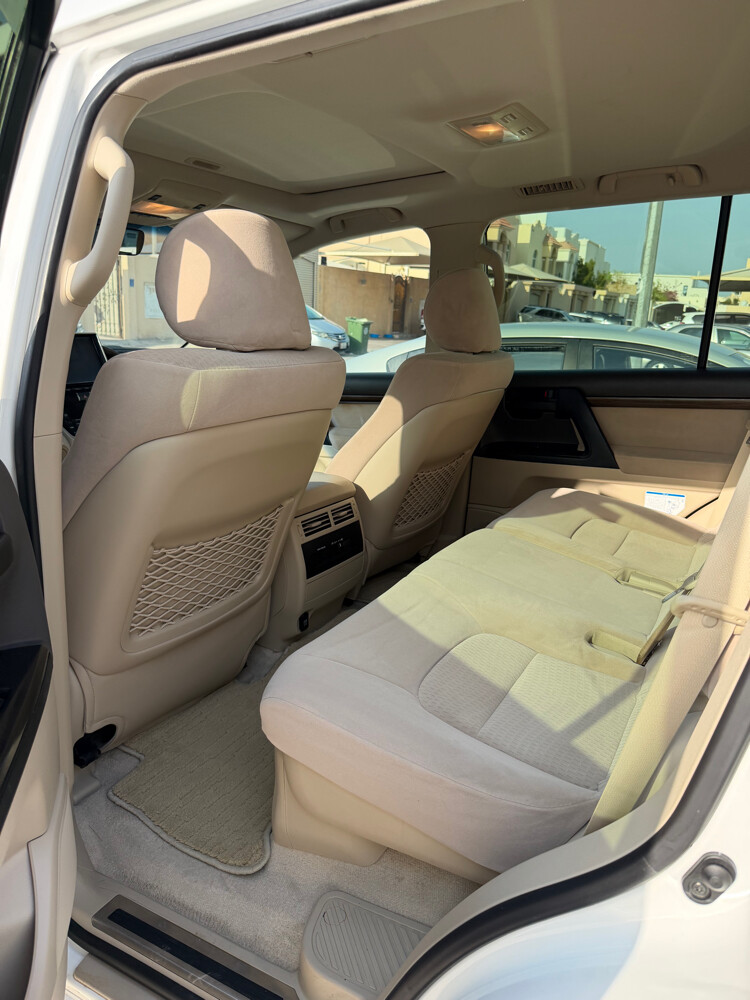 2020 LAND CRUISER GXR V8 - 2