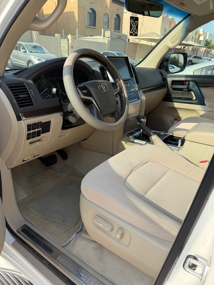 2020 LAND CRUISER GXR V8 - 5