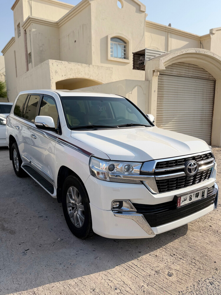2020 LAND CRUISER GXR V8 - 1