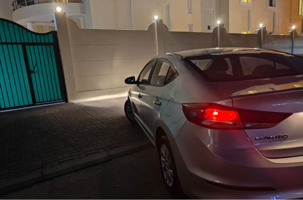 Hyundai Elantra - 4