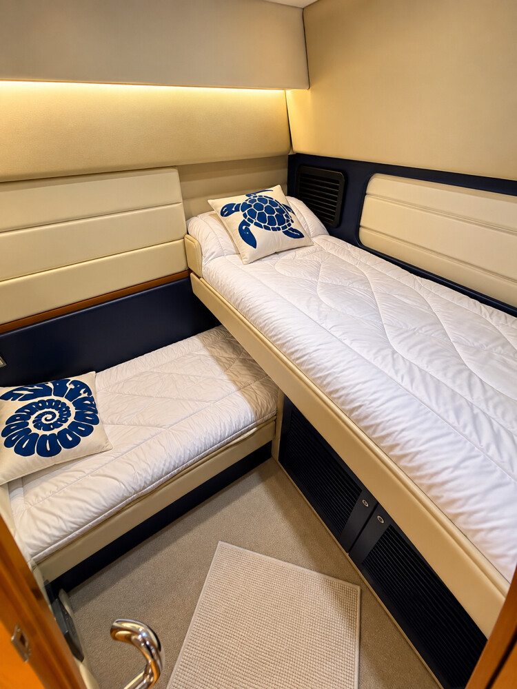 yacht for sale - 10
