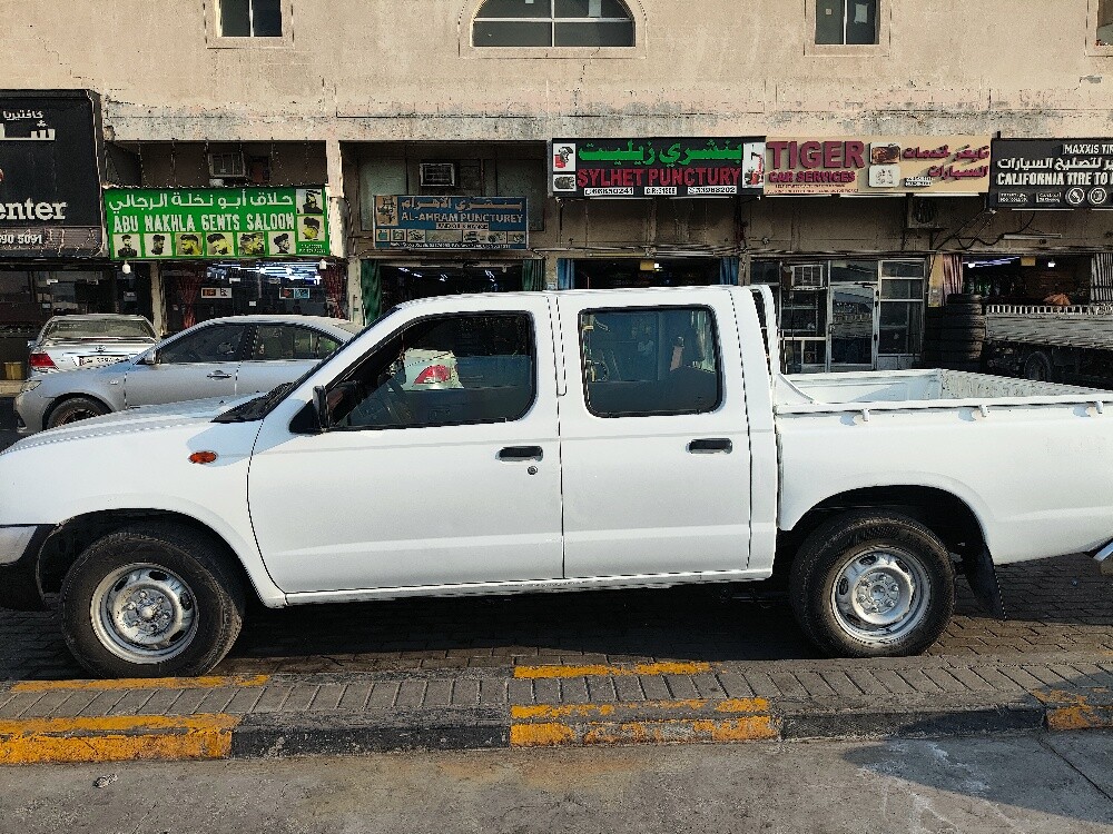 نيسان 2400 بيك أب - 3