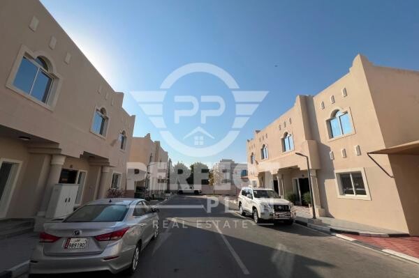 villa for rent in Al Gharafa - 2