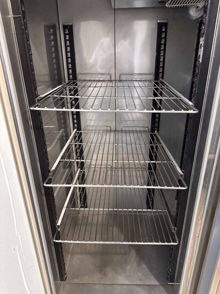 Double door chiller - 2