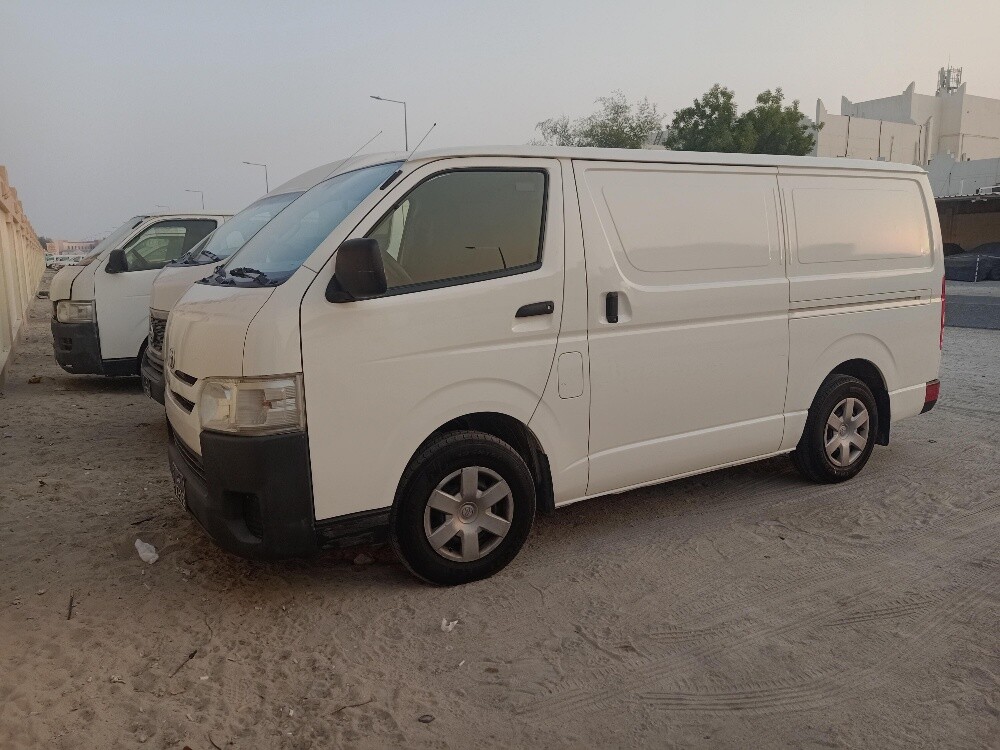 TOYOTA HIACE 2022 - 1