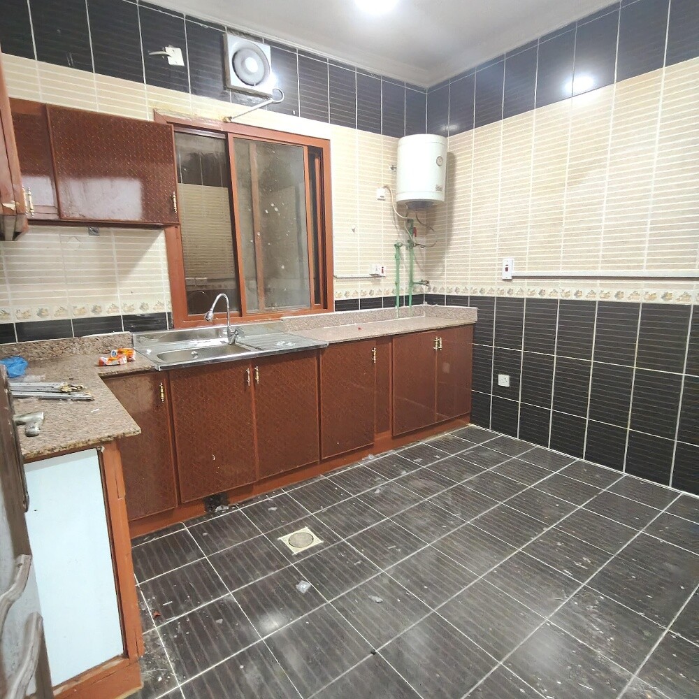 Apartment in Umm Ghuwailina - 8