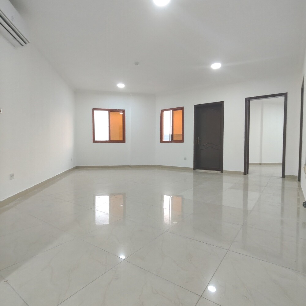 Apartment in Umm Ghuwailina - 2