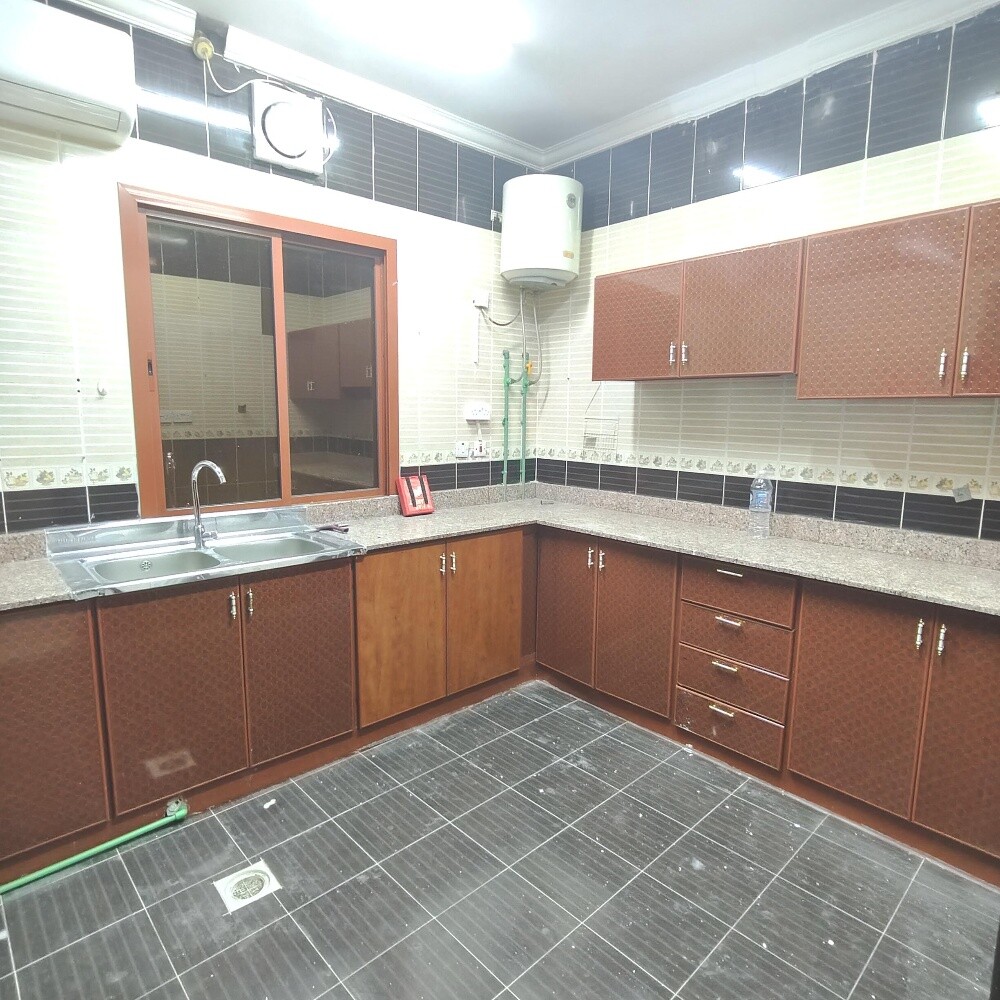 Apartment in Umm Ghuwailina - 6