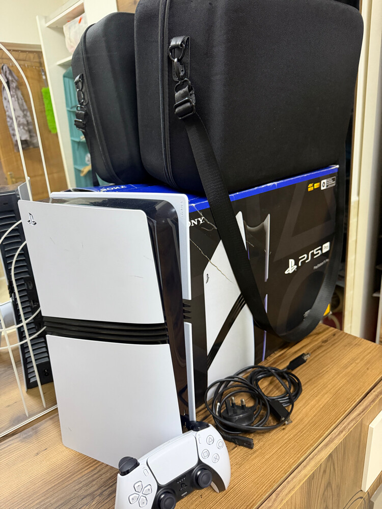 playstation 5 pro - 1