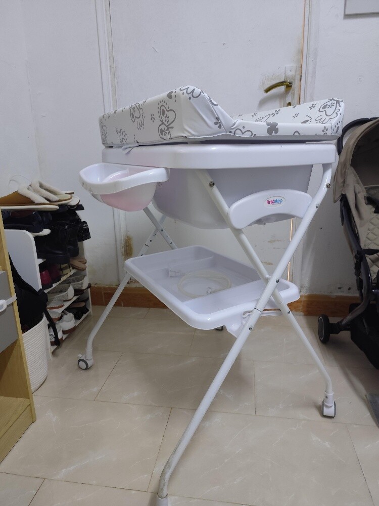 Baby bathing tab with stand - 2