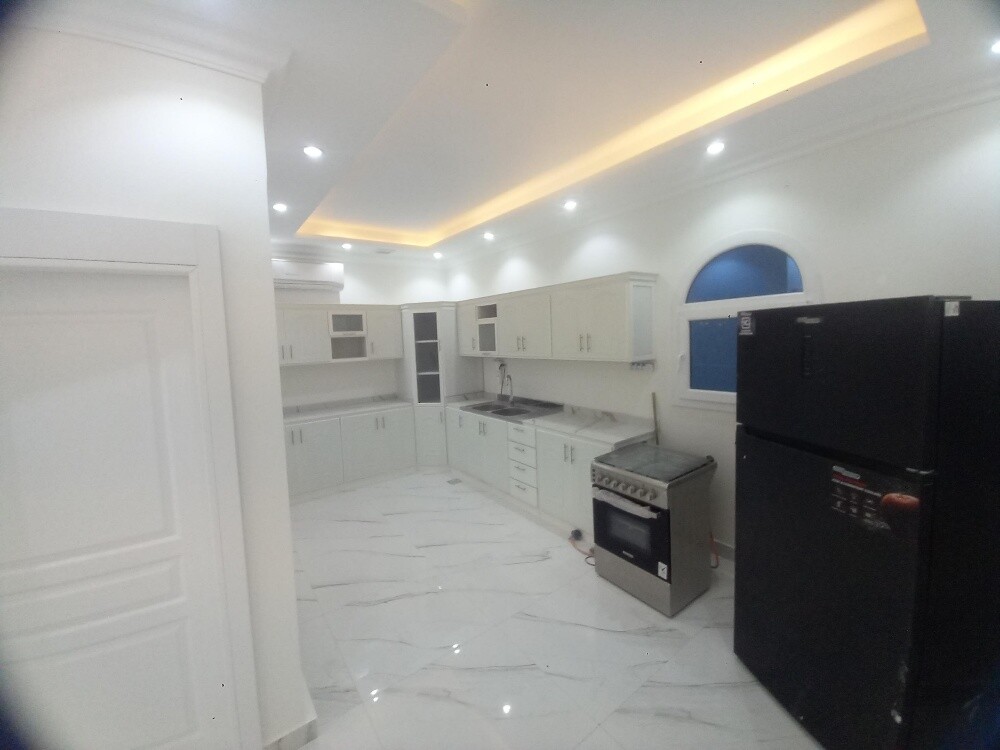 New 3BHk Paint house wemans only - 6