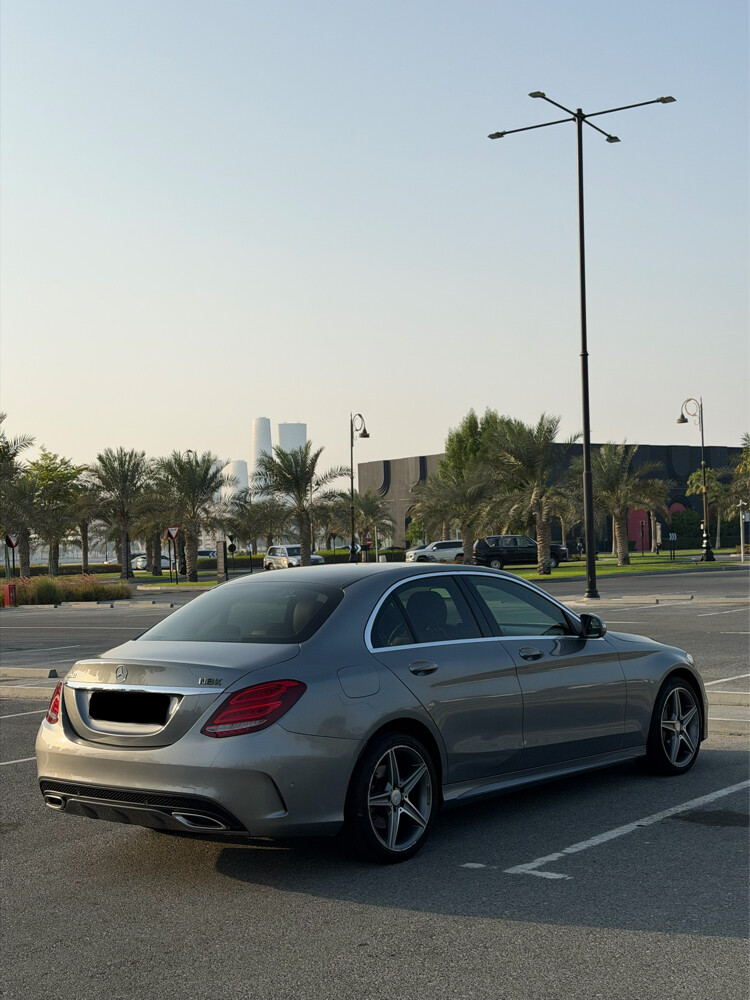 Mercedes C200 AMG Red interior - 3