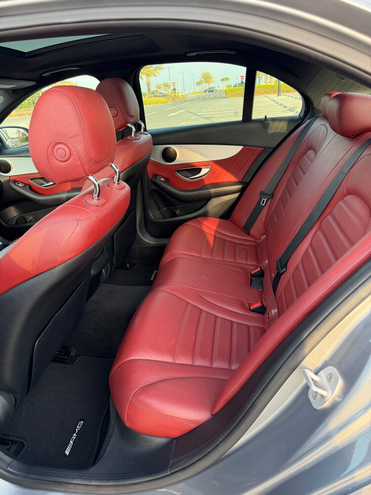 Mercedes C200 AMG Red interior - 8