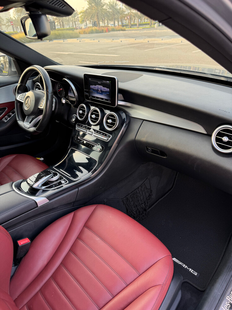 Mercedes C200 AMG Red interior - 15