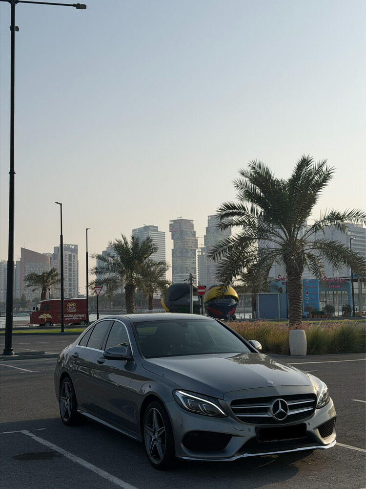 Mercedes C200 AMG Red interior - 14