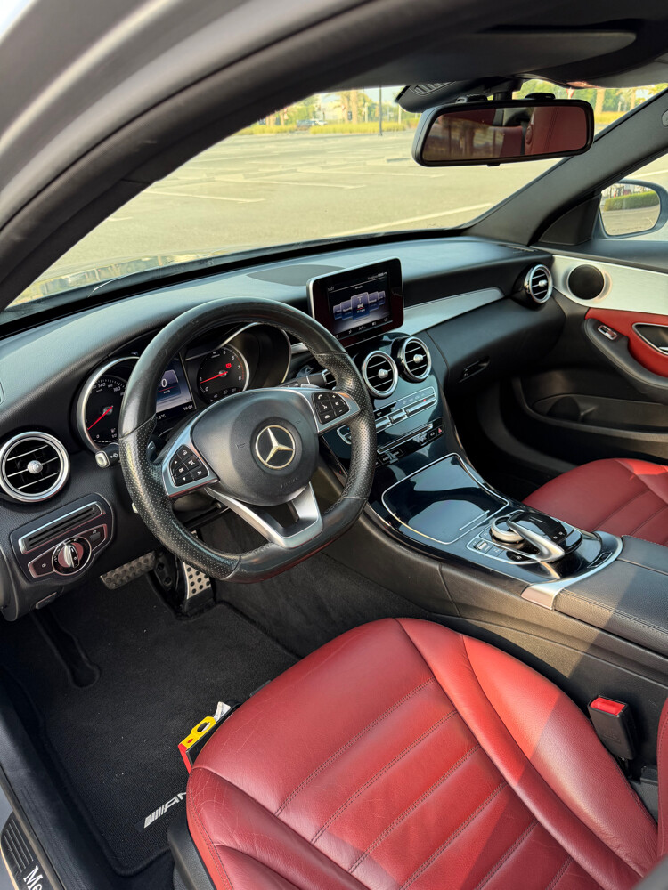 Mercedes C200 AMG Red interior - 6