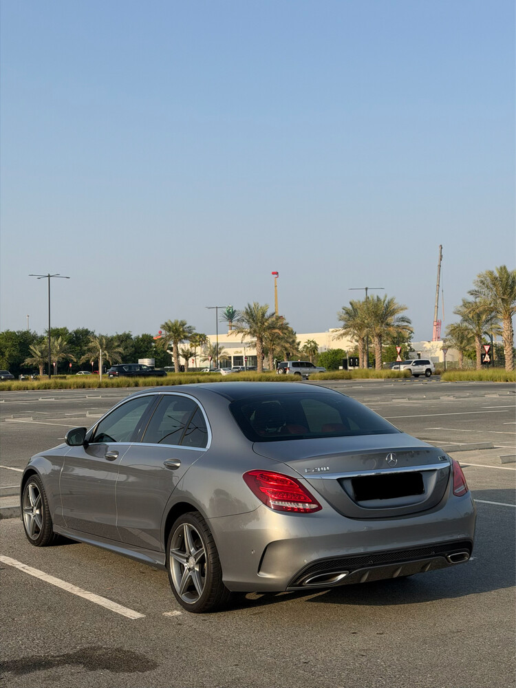 Mercedes C200 AMG Red interior - 5