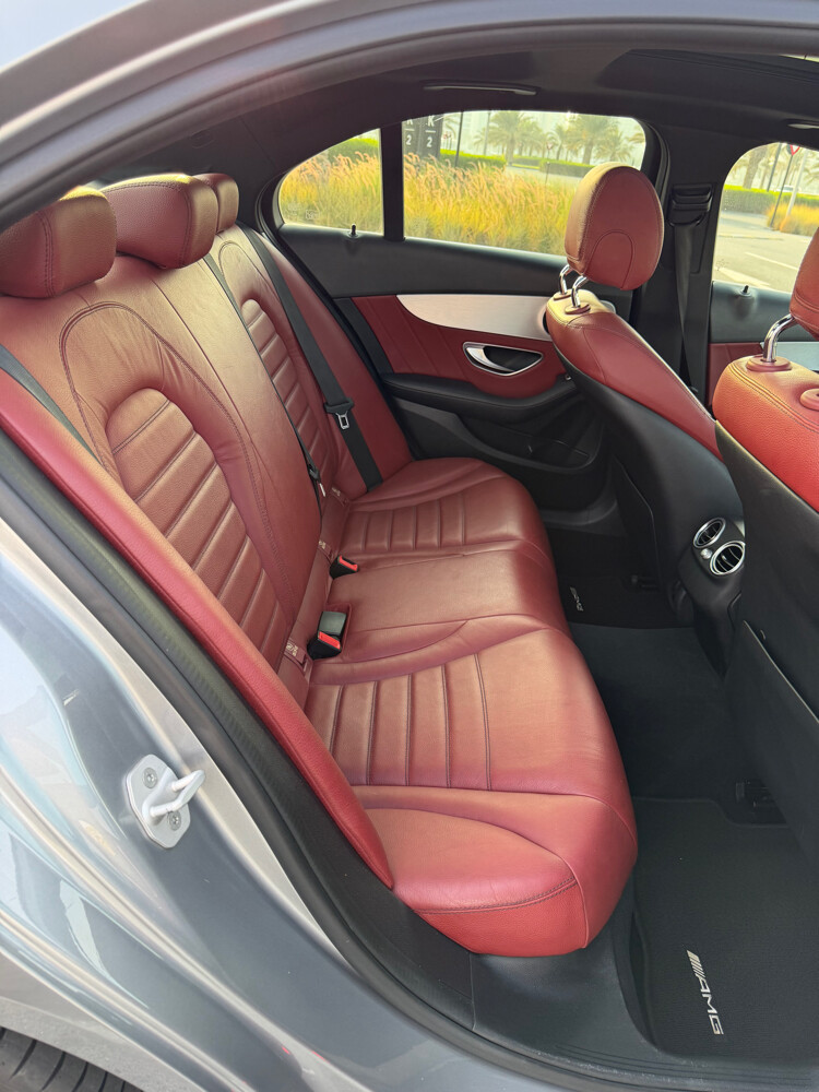 Mercedes C200 AMG Red interior - 11