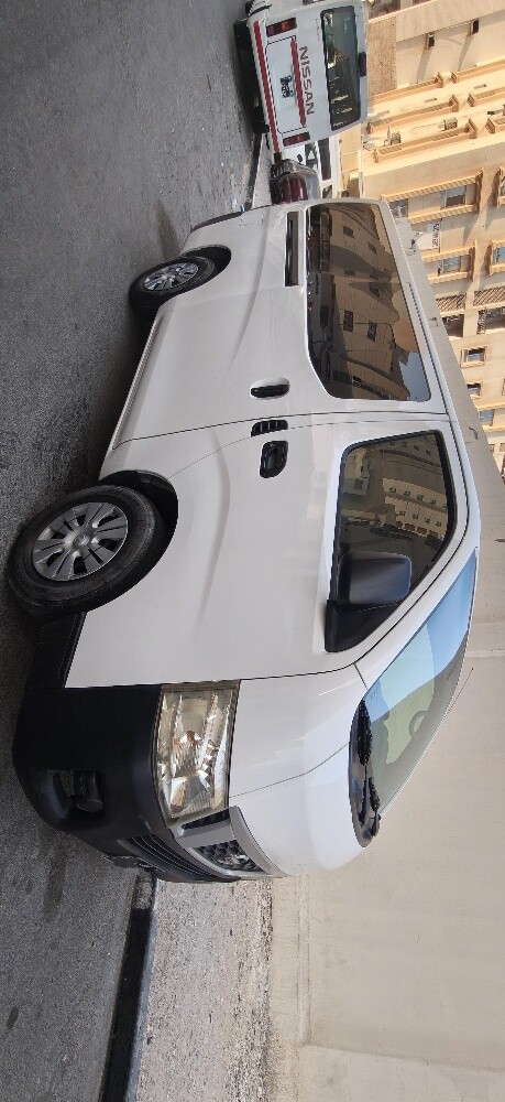 Nissan urvan NV350 - 4