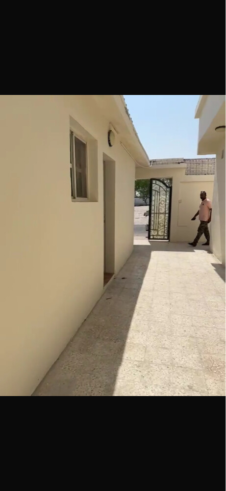 للبيع فيلا أرضيه في المطار197م - 1
