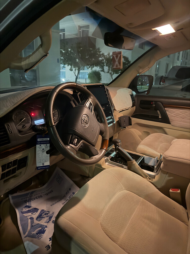 Landcruiser GXR V8 2016 Model - 7