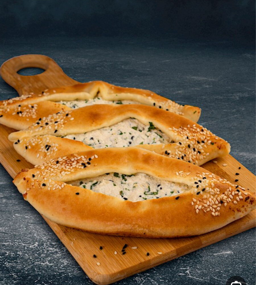 need worker for fatayr and pizza  - 1