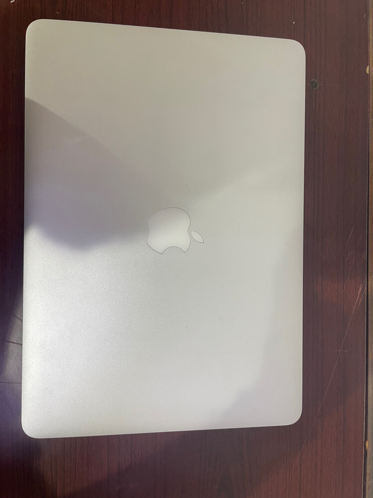 MacBook Air 13" (2017) - 9