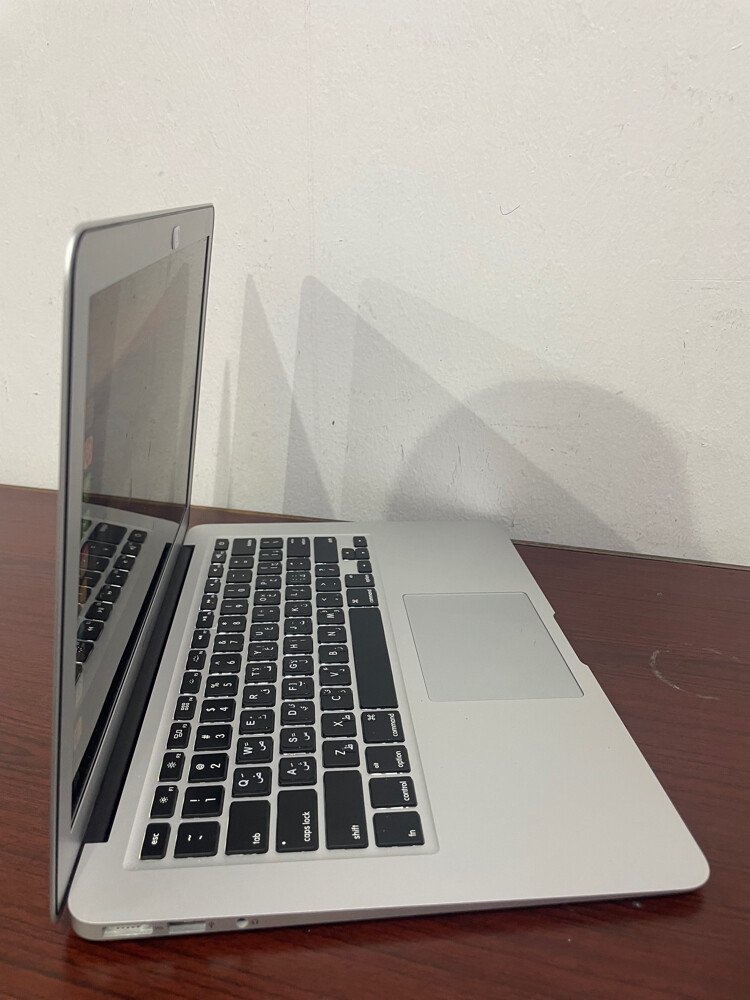 MacBook Air 13" (2017) - 12