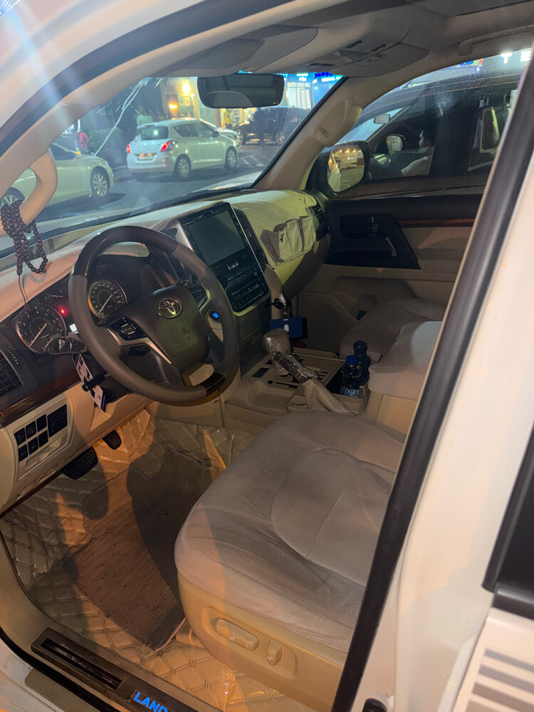 Toyota Land Cruiser GXR - 8