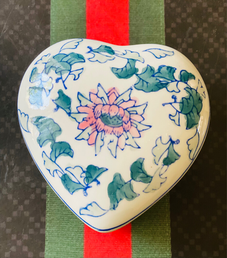 vintage items  wood and porcelain  - 8