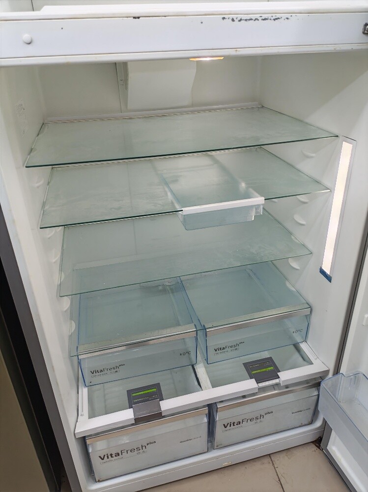Bosch 650L Double Door Fridge - 4