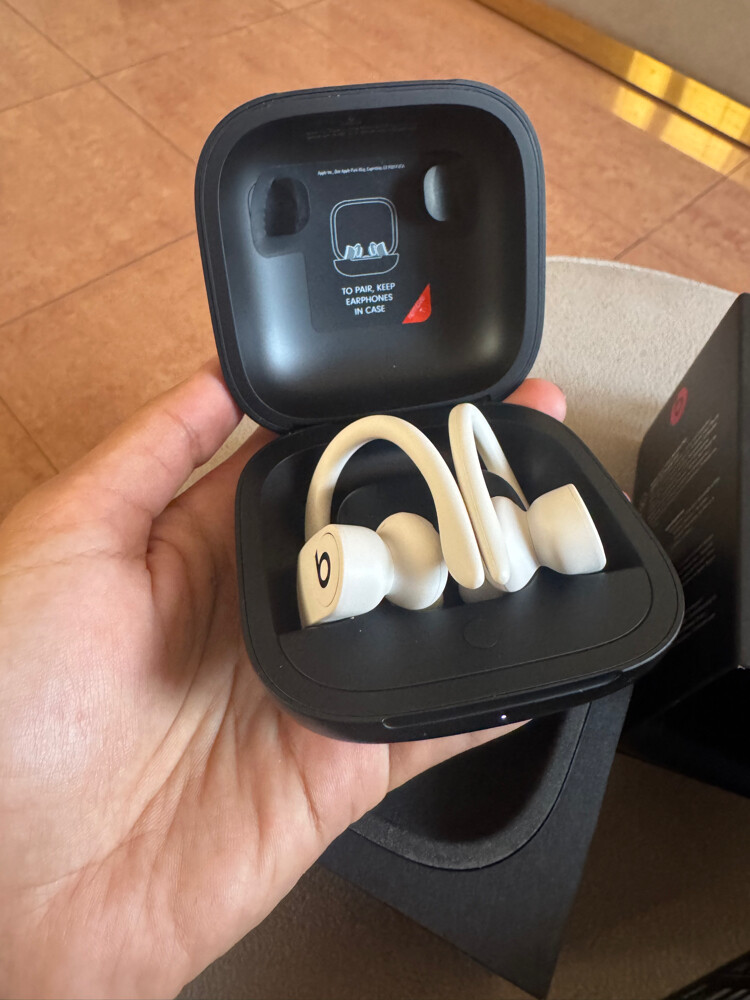 Beats headphones - 5