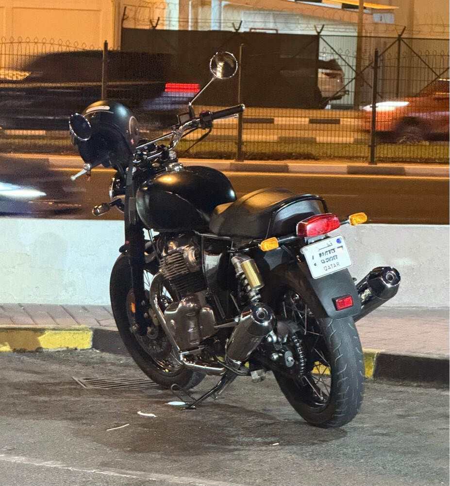 Interceptor 650 - 8