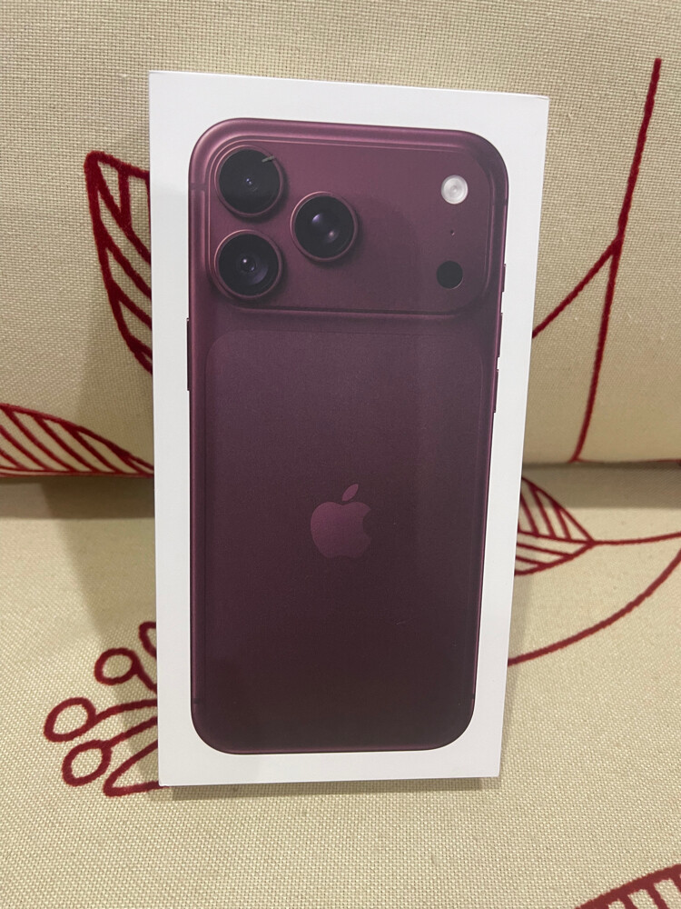 Iphone 18 Pro 2TB Arabic warranty - 1