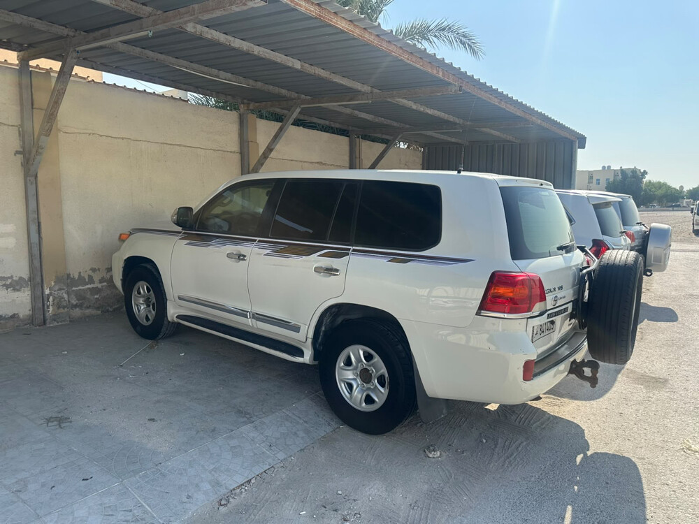 LAND CRUISER GXR v8 - 2