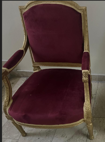 Royal chairs - 3