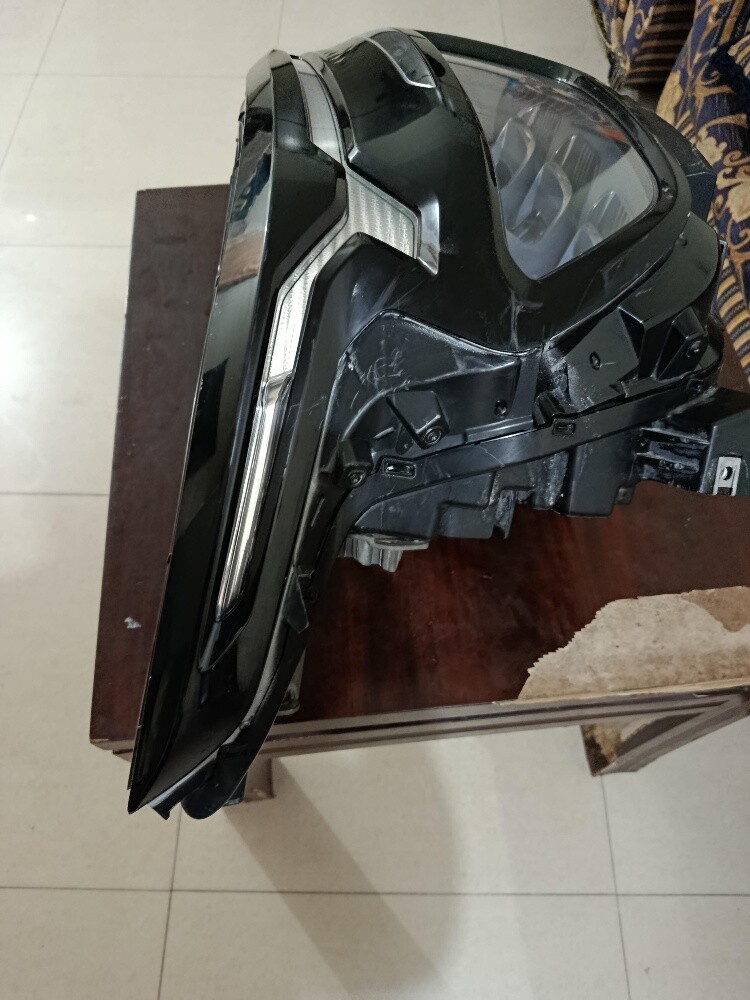 للبيع مصباح أمامي أصلي كيا كارينز - 3