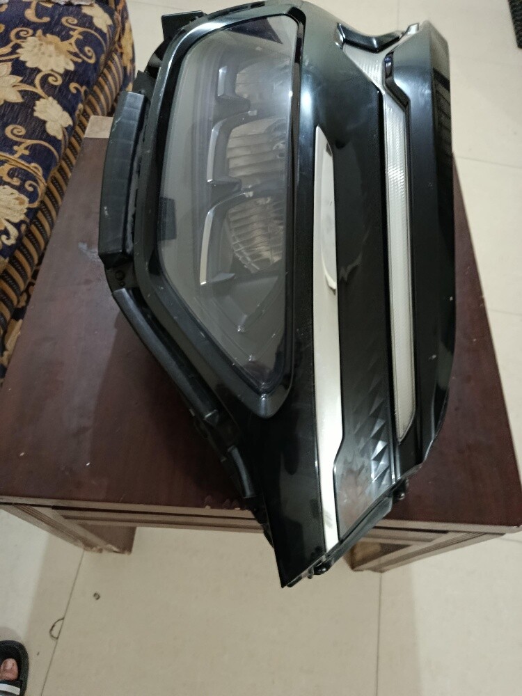 للبيع مصباح أمامي أصلي كيا كارينز - 1