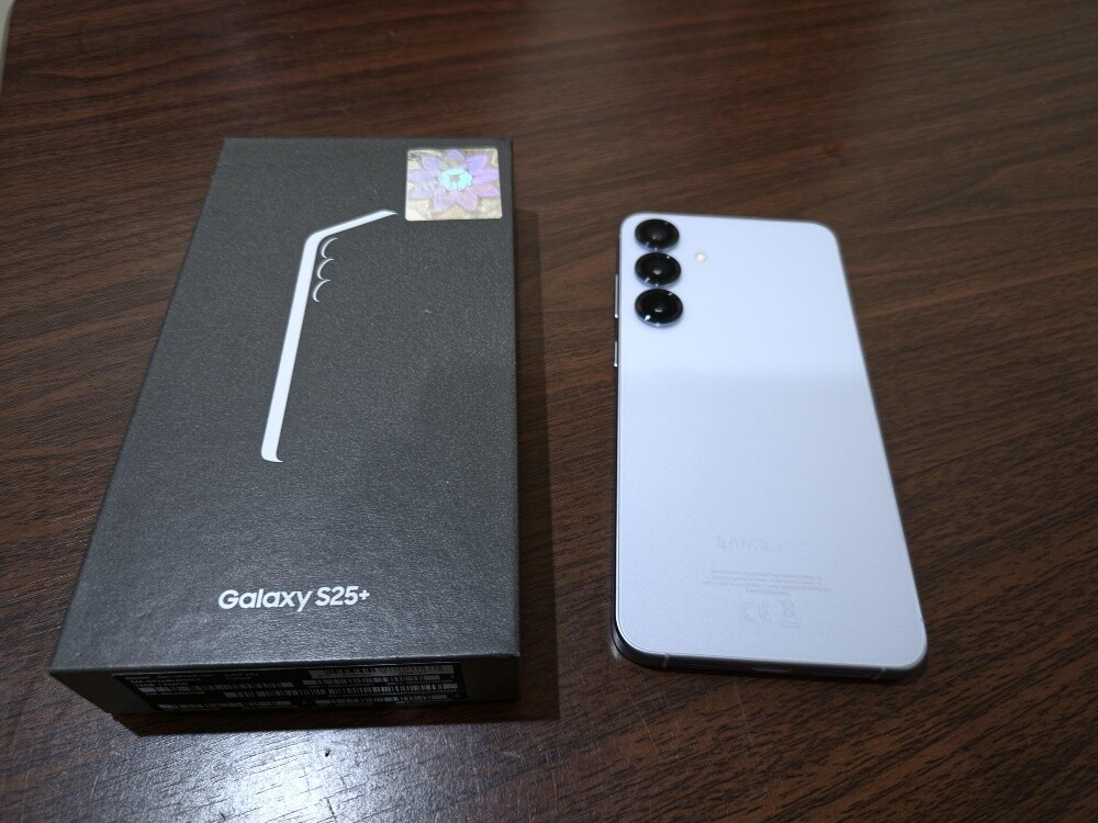 Samsung S25 plus 256gb 12gb ram - 1