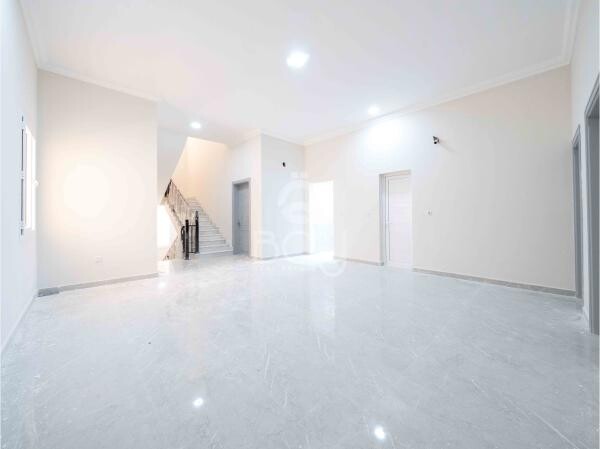 LUXURY 9-BEDROOM VILLA FOR SALE - 10