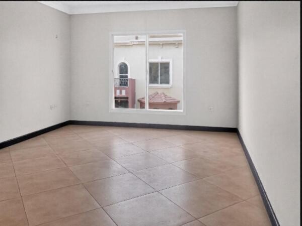 SPACIOUS VILLA 3 BDR - 14