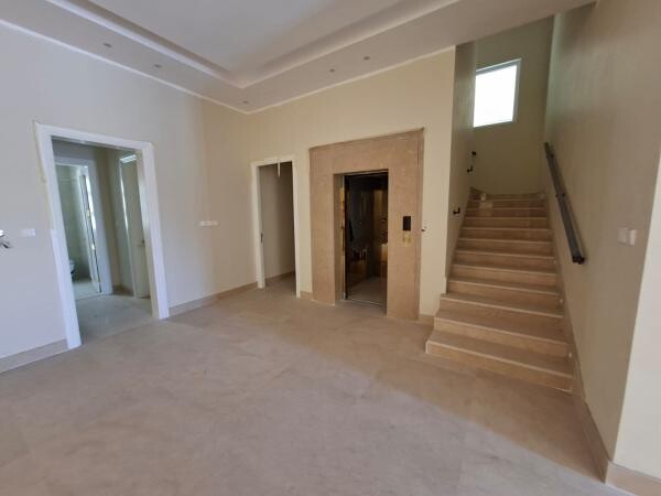 8 BR VILLA W/ DRIVER & ROOM - 4